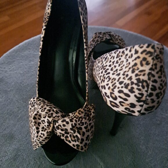 Leopard Pattern Heels - Picture 9 of 12